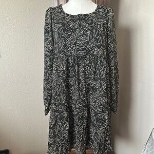 Elegant Black and White Patterned Dress